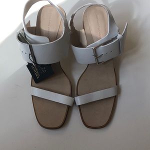 NEW Zara white leather block heel sandals